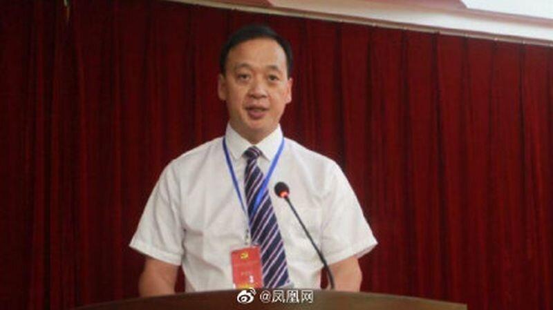 یک رئیس بیمارستان در شهر ووهان به علت کورونا درگذشت، چین کارکنان پزشکی درگذشته را شهید می خواند